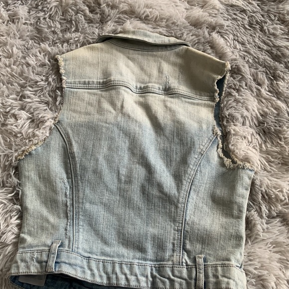 Size M Guess Jean faded vest - Picture 2 of 3